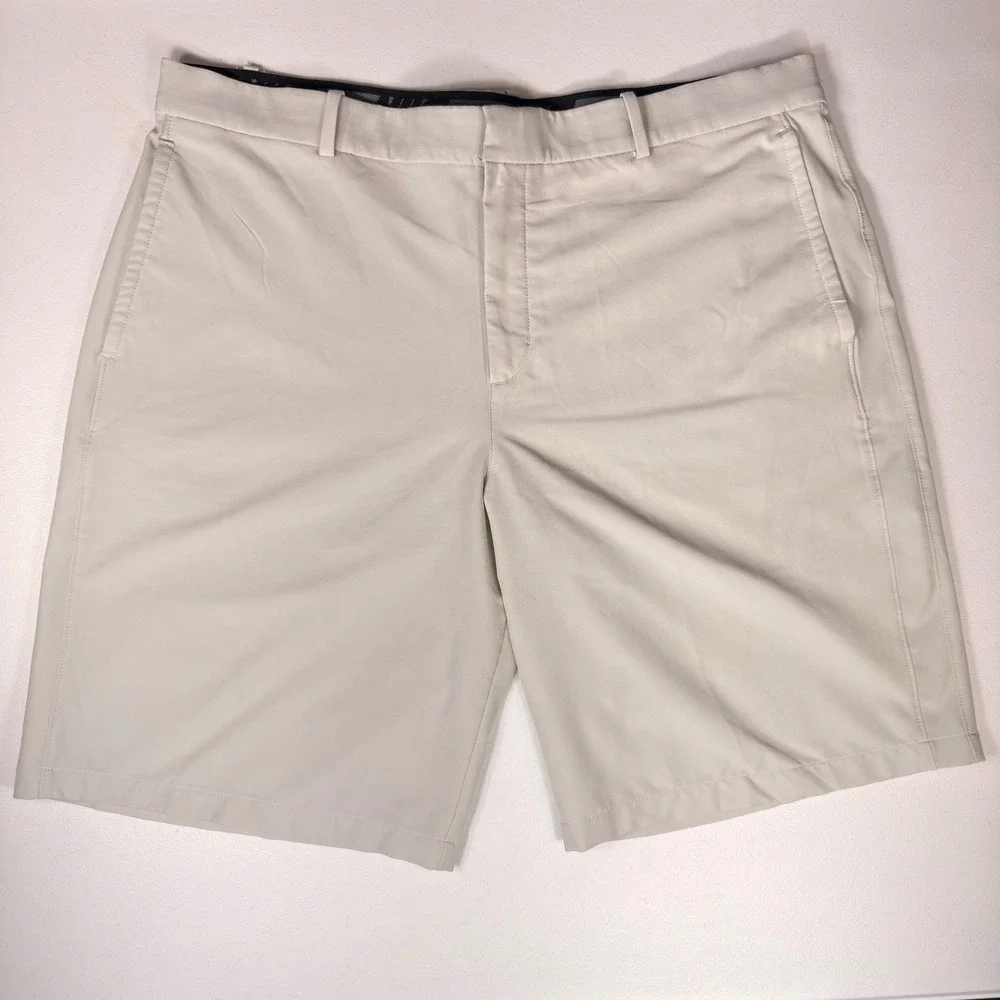 Nike Dri-FIT Golf Shorts Light Bone Beige Standard Fit Mens Size 38